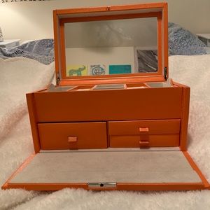 Large jewelry box